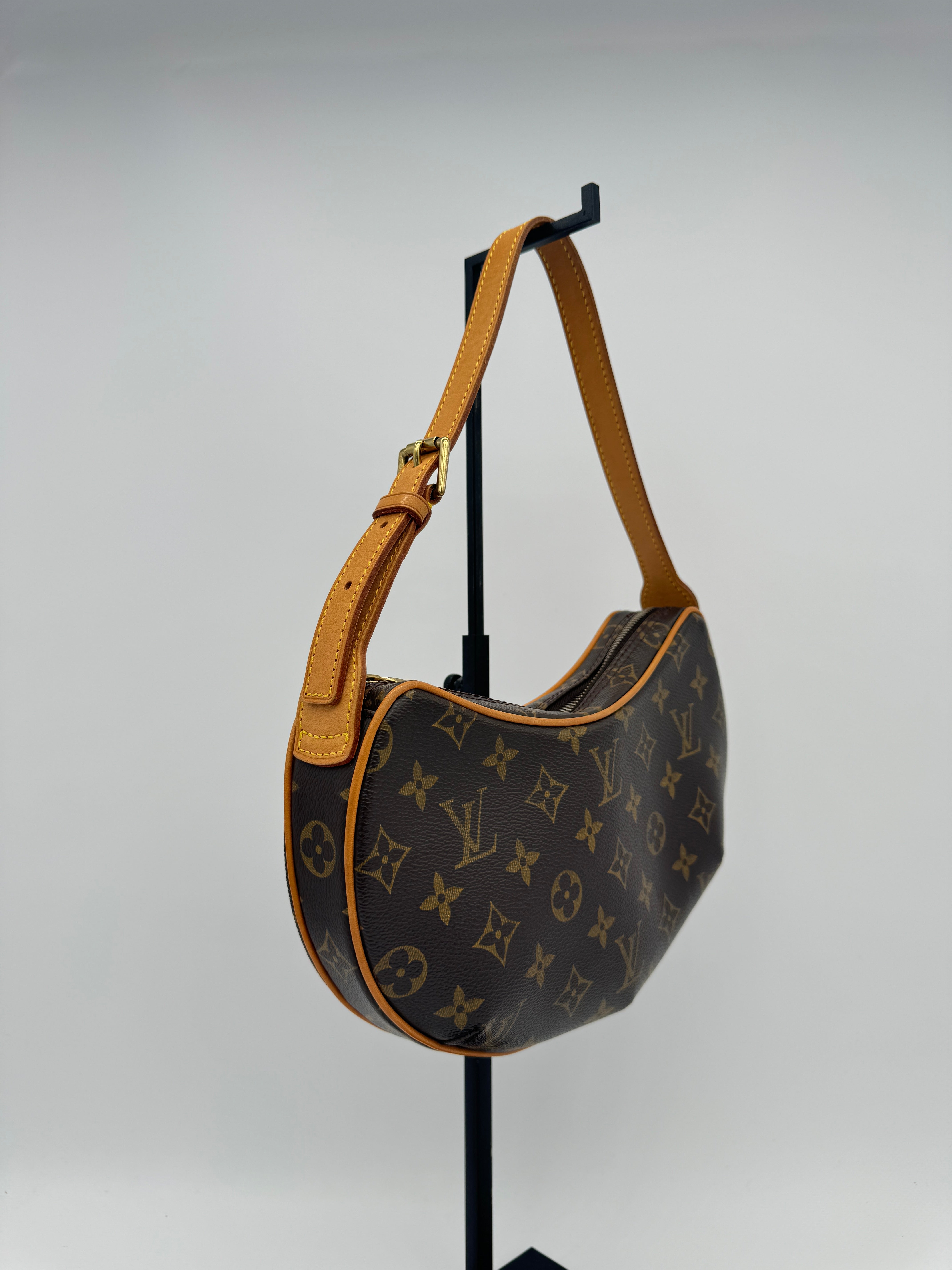 Louis Vuitton Croissant PM