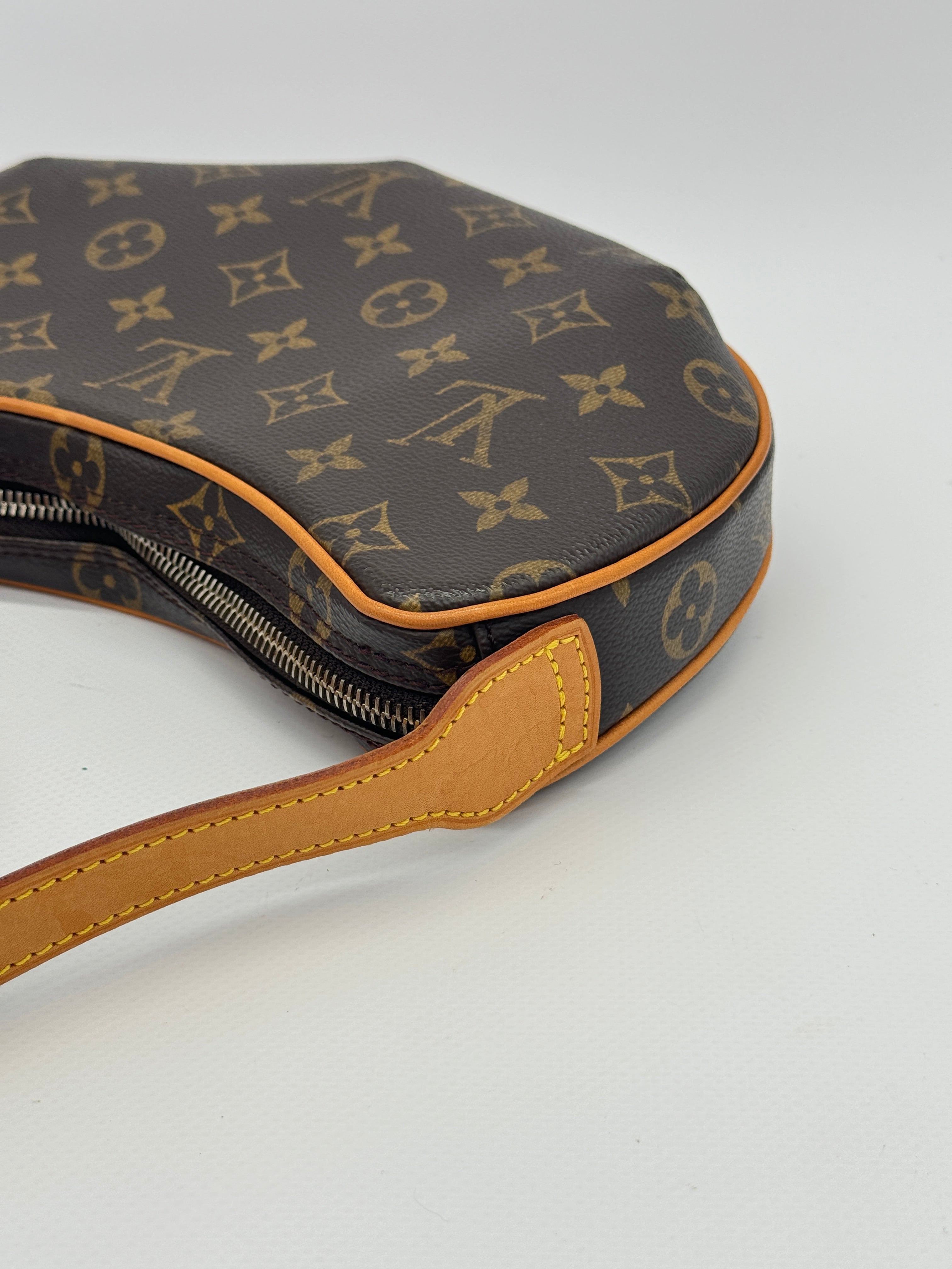 Louis Vuitton Croissant PM