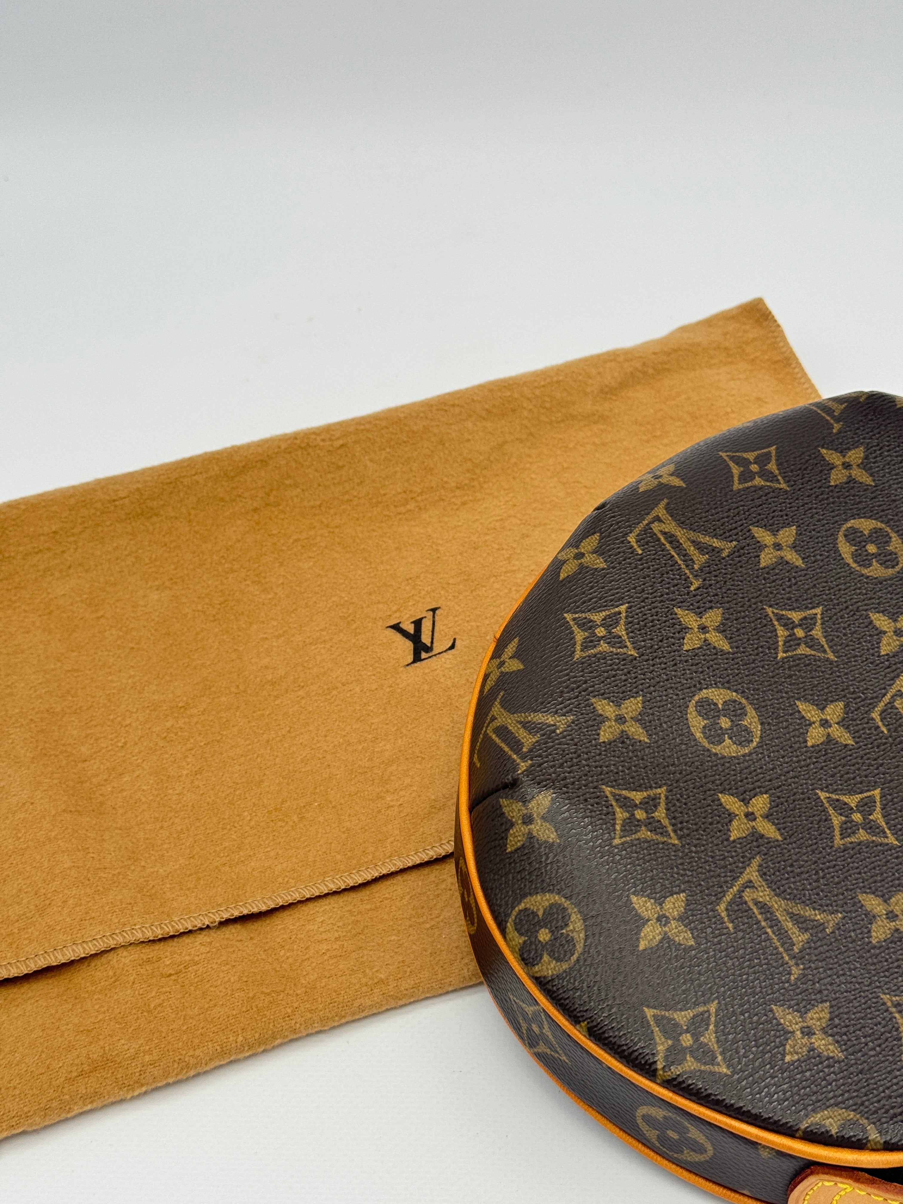 Louis Vuitton Croissant PM