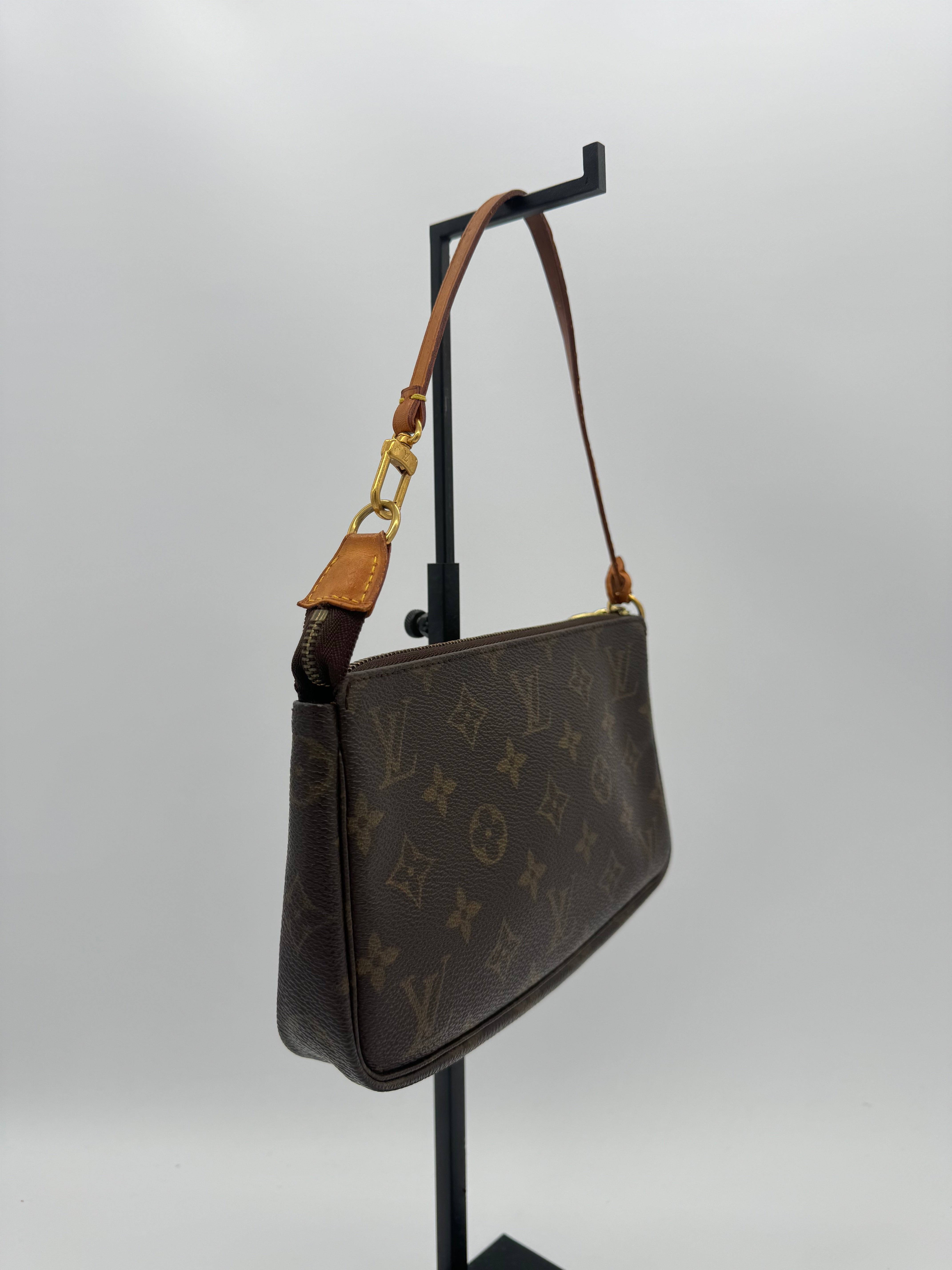 Louis Vuitton Pochette Accessoires