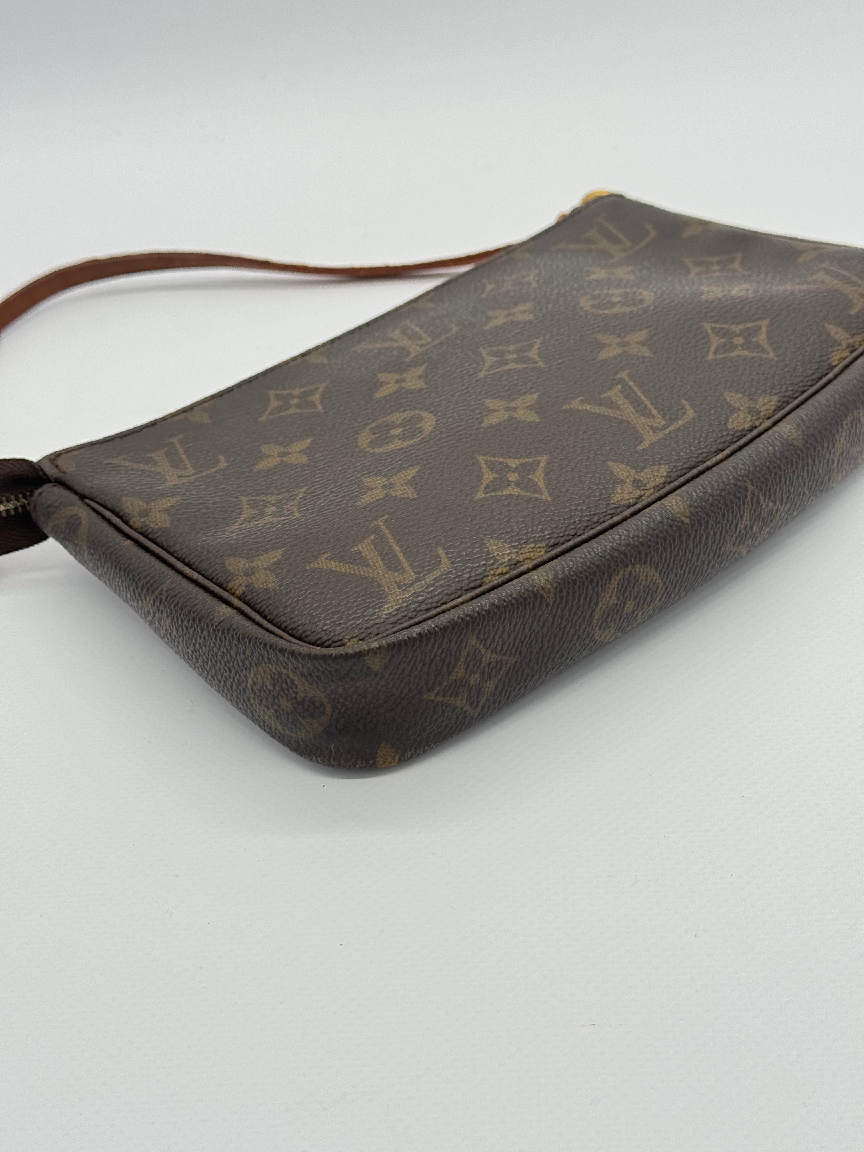 Louis Vuitton Pochette Accessoires